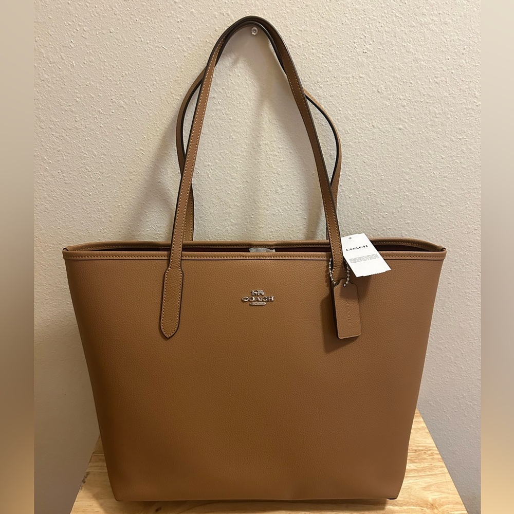 Coach 🌺 Large City Tote